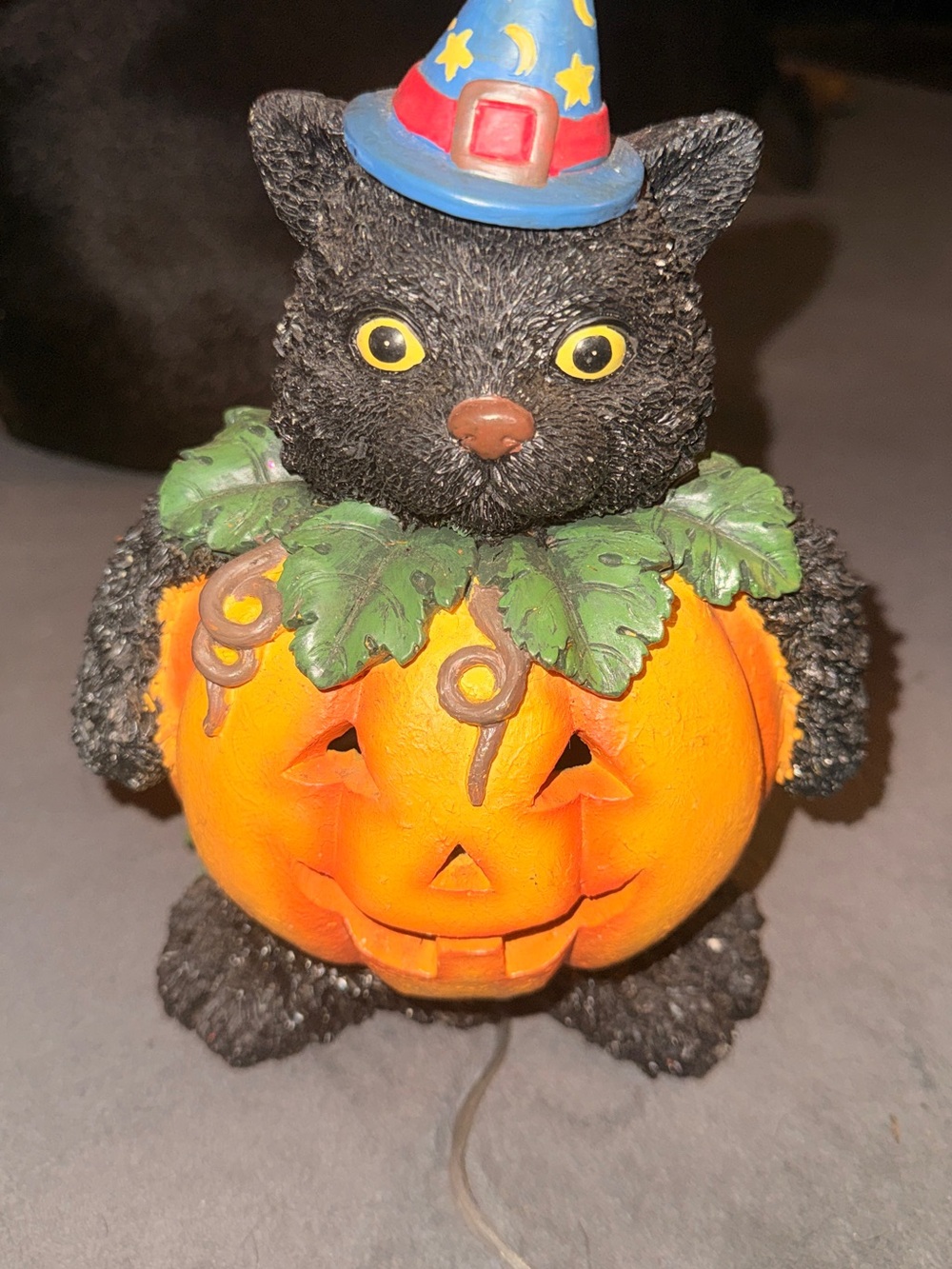 Black Cat Pumpkin Halloween Figurine - Decorative Pet-Themed Accent